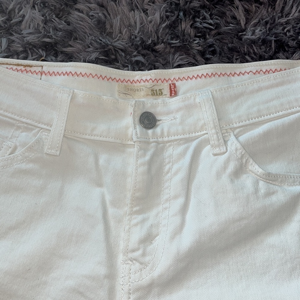 Levi's 515 White Denim Shorts. Size 6 Excellent condition - Picture 2 of 12
